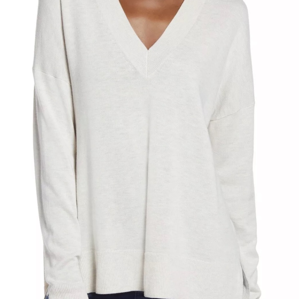 Chelsea28 Women’s Oversize V-Neck High/low Sweater, Size XX-Small - Beige